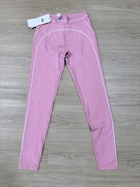 ALO Yoga Pants - ALO Yoga heart throb leggings